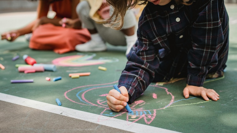 ट्विंकल-ट्विंकल सीखने की फीस 2.25 लाख रुपये! KG स्कूल की रकम सुनकर लोगों के उड़े होश, बोले- हद हो गई