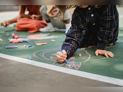 कहीं 5 लाख तो कहीं 10 लाख... नोएडा के प्राइवेट स्कूलों की फीस जानकर उड़ जाएंगे होश