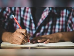 BPSC AEDO परीक्षा में ब्लूटूथ से मिल रहे थे हर सवाल के जवाब, सॉल्वर गैंग ने 20 लाख में की थी डील