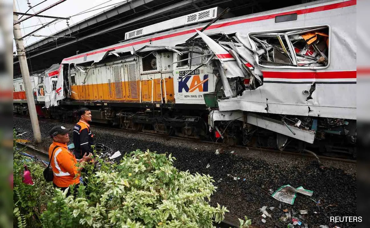 7 Killed, 81 Injured After Trains Collide In Indonesia