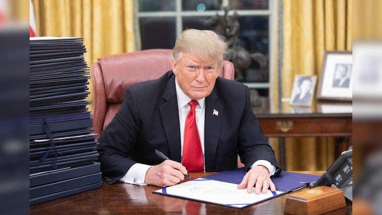 US Judge Tosses Trump's $20-Billion Defamation Suit WSJ Over 'Epstein Birthday Letter' Coverage