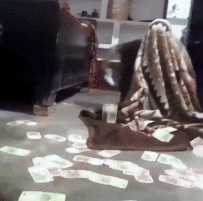 कंबल से 'नोटों की बारिश' करने वाला छोटे कद का 'तांत्रिक' गिरफ्तार, पैसा डबल करने का झांसा देकर लोगों से की ठगी