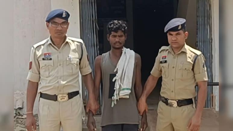 बेटे ने की पिता की हत्या! लकड़ी के टुकड़े से बेहरमी से पीटा, बेरोजगारी का ताना सुनकर खोया आपा