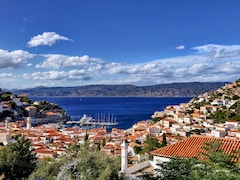 Forget Dubai! Earn Rs 3.5 Lakh A Month And Greece Could Give You A 3-Year Europe Residency