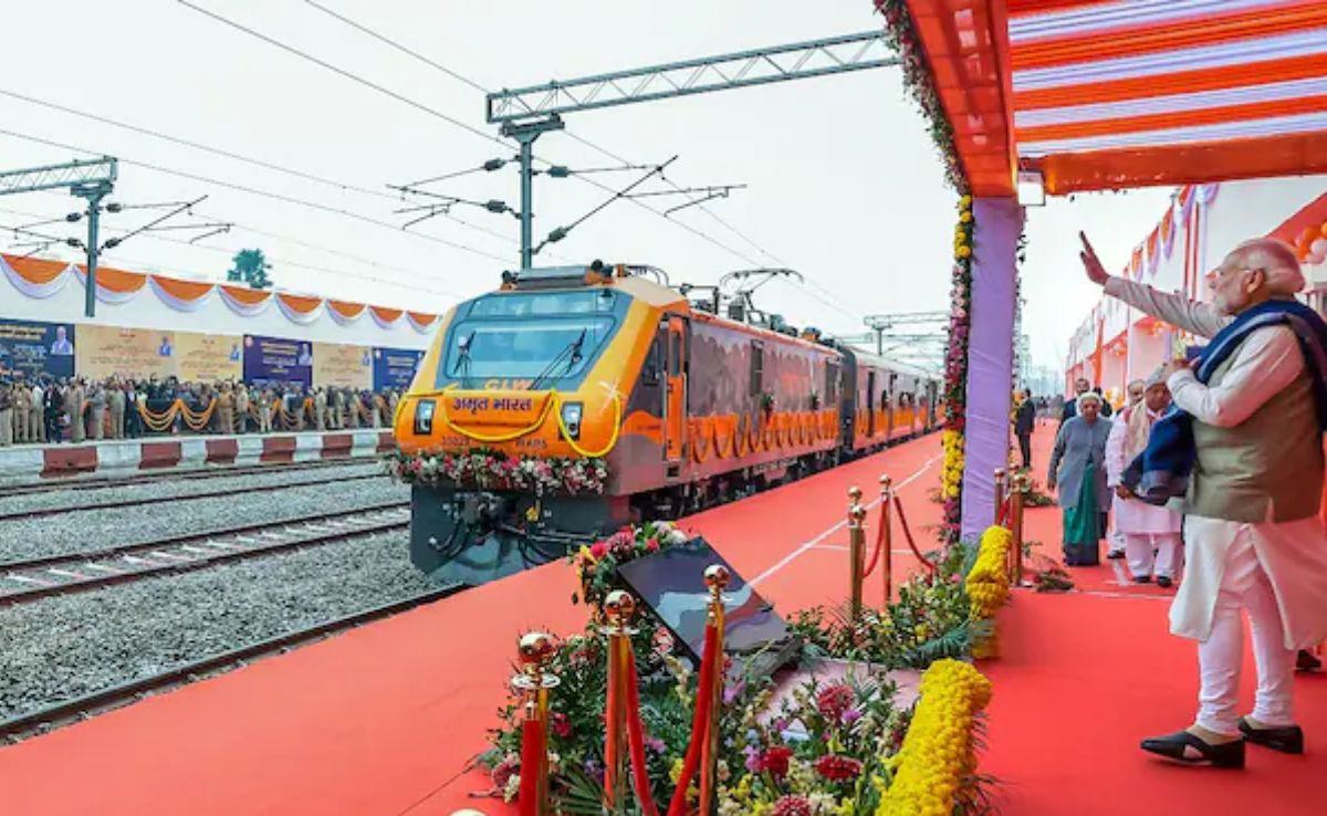 वाराणसी, अयोध्या से मुंबई तक चलेंगी 2 अमृत भारत ट्रेनें, PM मोदी आज दिखाएंगे हरी झंडी