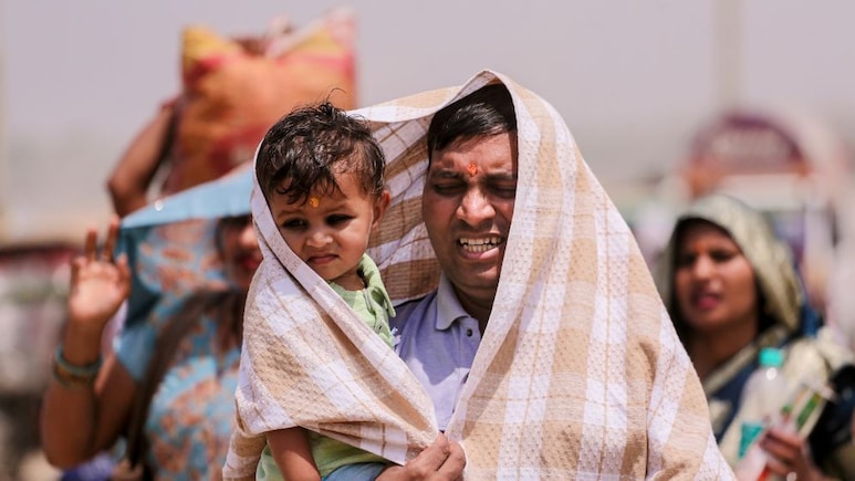 Weather News: प्रचंड गर्मी और लू के थपेड़े, छत्तीसगढ़ में 45 पहुंच गया पारा, दिल्ली-UP और इन राज्यों में कहां-कितना तापमान?