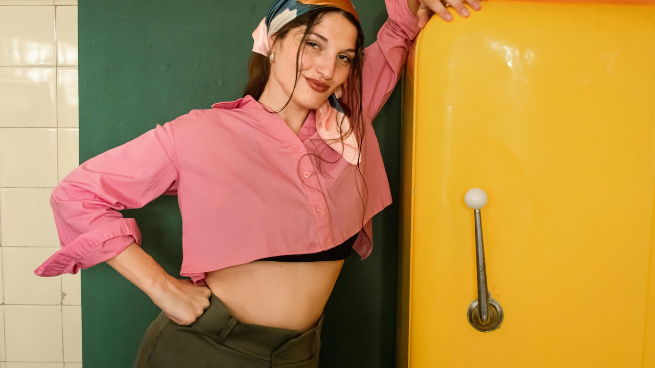 Crop Shirts With High-Waist Pants: Styling Mistakes And How To Fix Them