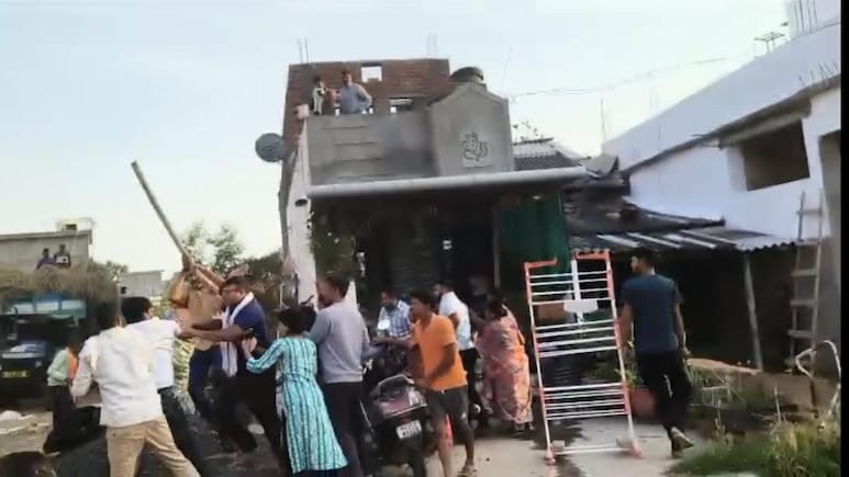 Bhandara Crime: "इसको खतम करते है" म्हणत हल्ला, शिवसेना शिंदे गट- भाजपमध्ये राडा, लाठ्याकाठ्यांनी बेदम मारलं