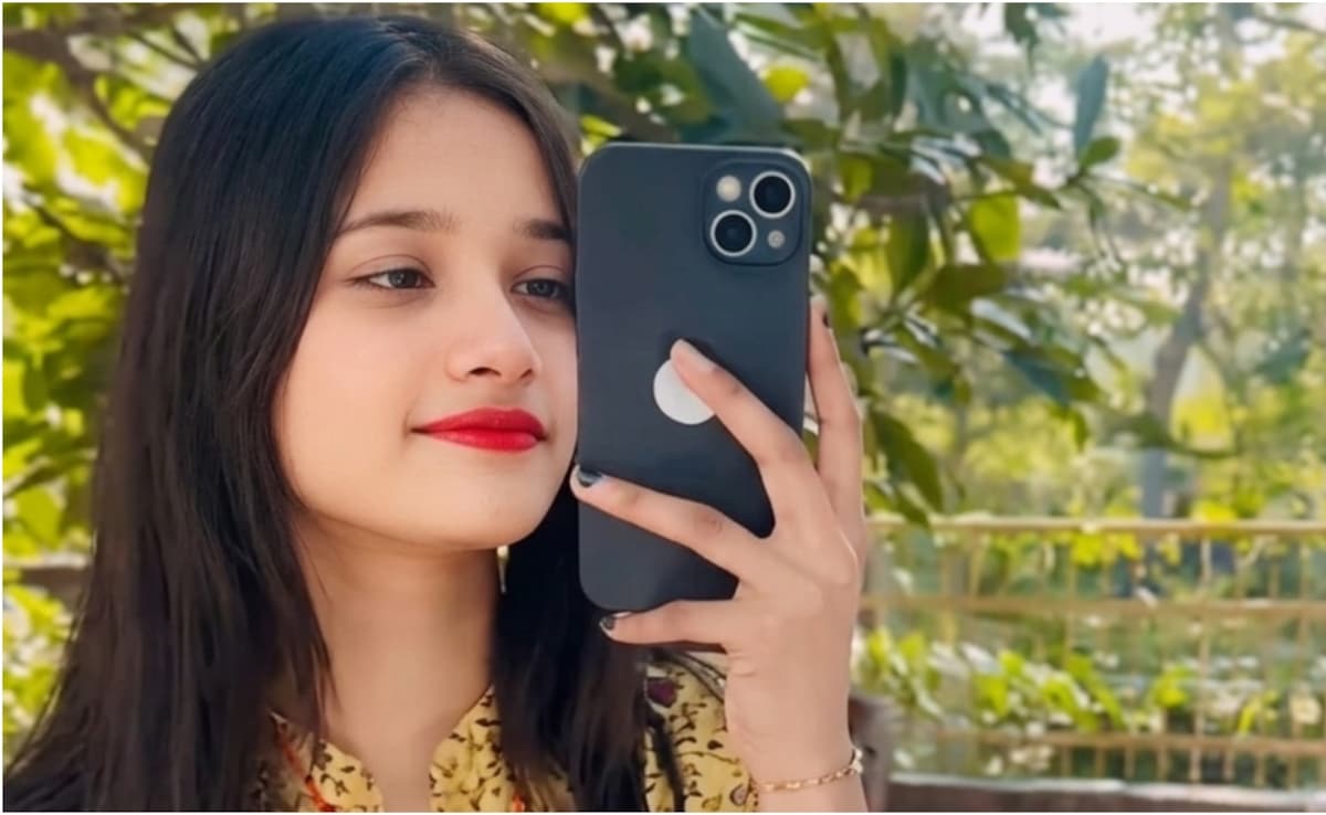 MBPG कॉलेज की छात्रा ने दोस्त को फोन का पासवर्ड भेजा, 40 कॉल के बाद भी नहीं दिया जवाब, घर पहुंचा उड़ गए होश