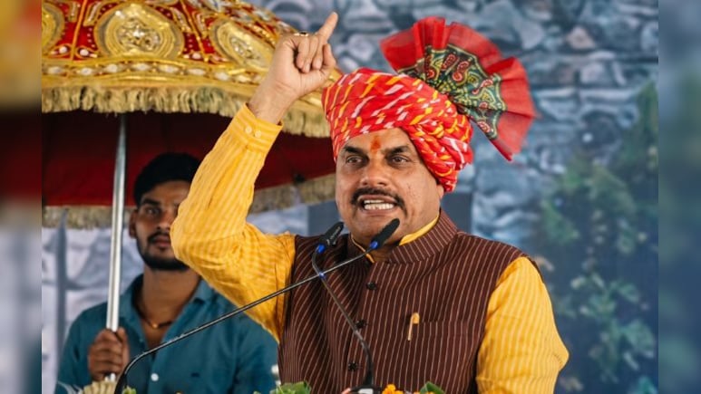 लोधी‑लोधा राजपूत समाज कार्यक्रम: सीएम यादव दे रहे थे भाषण, मंच पर बेहोश हो गए पुलिस अधिकारी&nbsp;