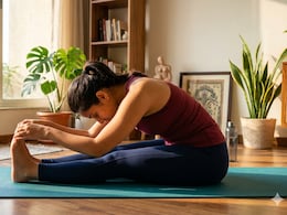 Rujuta Diwekar Suggests 3 Exercises For A Flat Stomach While Improving Strength, Flexibility And Stability