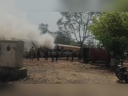 शहडोल में बड़ा हादसा टला: रेलवे ट्रैक मशीन की बोगी में लगी आग, समय रहते पाया काबू