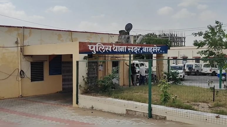 राजस्&zwj;थान में चोरों को पुलिस से नहीं लगता डर, थाने से चोरी कर ली बाइक; अब CCTV खंगाल रही पुल&zwj;िस&nbsp;