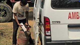 VIDEO: एम्बुलेंस बनी गैस ढोने का जरिया! छत्तीसगढ़ में स्वास्थ्य विभाग की बड़ी लापरवाही उजागर