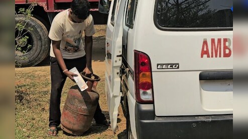 VIDEO: एम्बुलेंस बनी गैस ढोने का जरिया! छत्तीसगढ़ में स्वास्थ्य विभाग की बड़ी लापरवाही उजागर