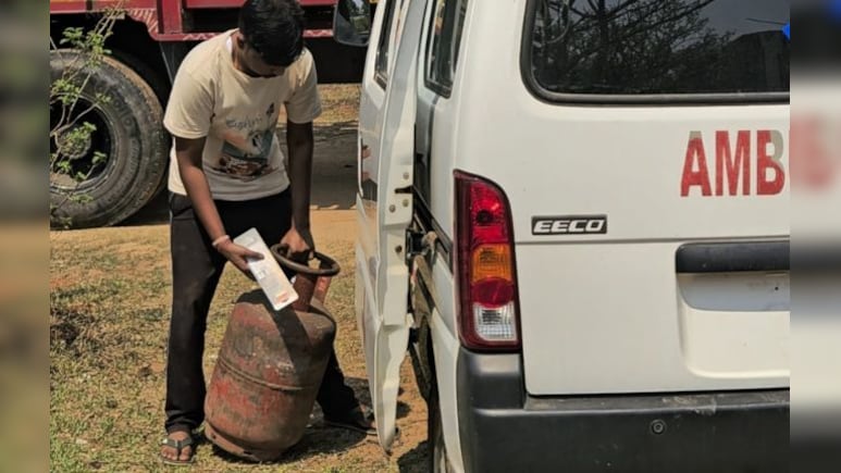 VIDEO: एम्बुलेंस बनी गैस ढोने का जरिया! छत्तीसगढ़ में स्वास्थ्य विभाग की बड़ी लापरवाही उजागर