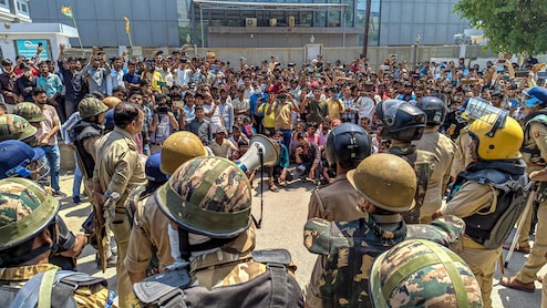 नोएडा हिंसा मामले में 'बाहरी' भीड़ का खुलासा, 66 आरोपियों में 45 मजदूर नहीं