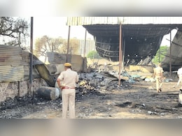 Neemrana Fire Accident: नीमराना के कबाड़ गोदाम में जिंदा जली 4 जिंदगिया, खाना देने गई 7 साल की आरुषि की भी आग ने ली जान