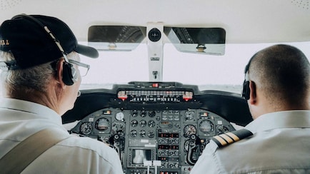 US Pilots Land In Trouble For 'Meowing' And 'Barking' On Emergency Channel