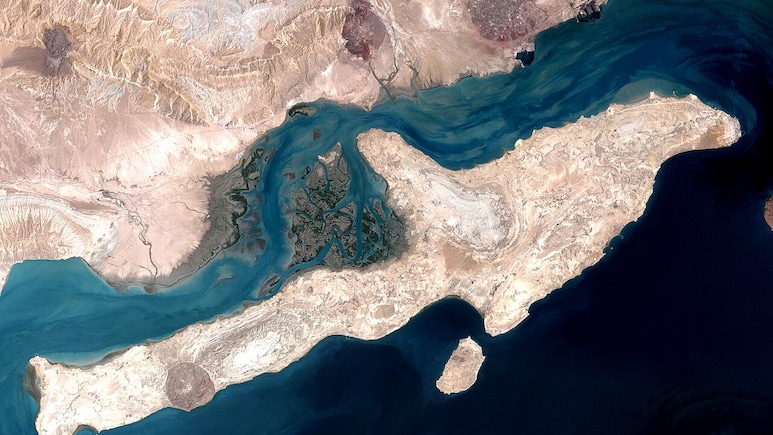 Iran Weighs Pausing Its Hormuz Shipping To Avoid Derailing Talks