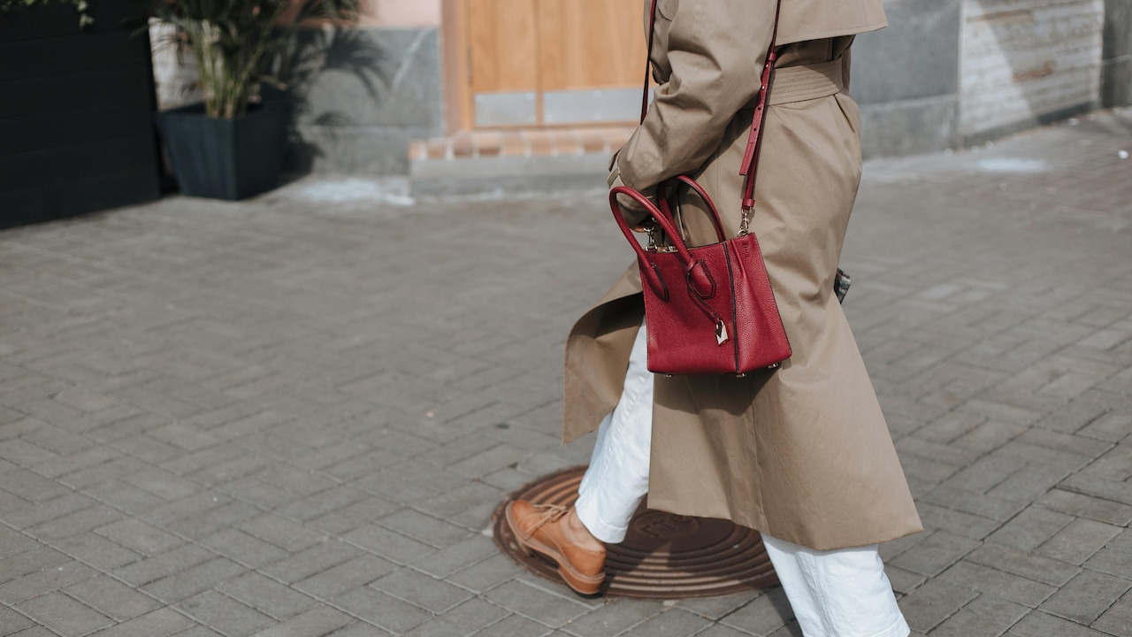 Why Your Handbag Size Matters More Than You Think