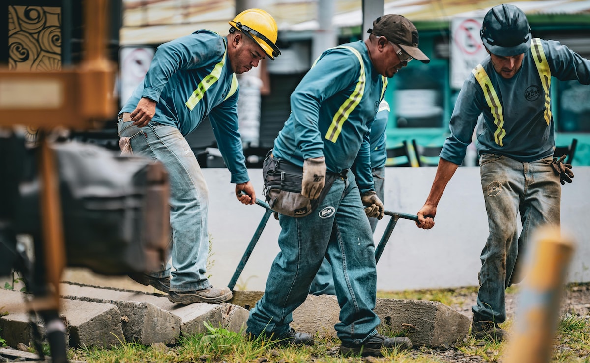 बोनस से लेकर वीकली ऑफ और ओवर टाइम तक, नौकरी के लिए सरकार ने बनाए हैं ये नियम
