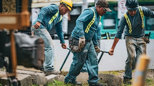 बोनस से लेकर वीकली ऑफ और ओवर टाइम तक, नौकरी के लिए सरकार ने बनाए हैं ये नियम