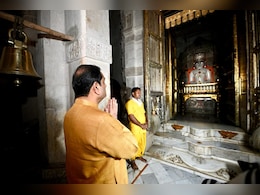 गौतम अदाणी ने अक्षय तृतीया पर तरंगा जैन मंदिर में की पूजा, पत्नी प्रीति अदाणी भी थी साथ