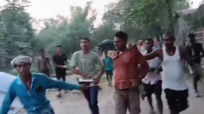 बिहार: अपना पैसा वापस मांगने गए युवक को चोर बताकर पीटा, रस्&zwj;सी से बांधकर पूरे गांव में घुमाया&nbsp;