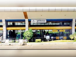 पुणे एयरपोर्ट पर वायुसेना के विमान की हार्ड लैंडिंग, देर रात बंद करना पड़ा रनवे