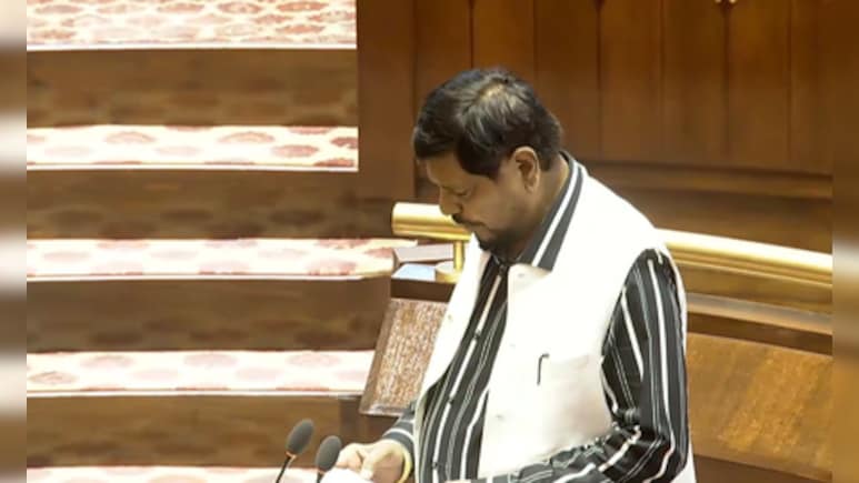 राज्यसभा 19 सदस्यों ने ली शपथ, शरद पवार, रामदास आठवले, थंबीदुरई, तिरुची शिवा की वापसी