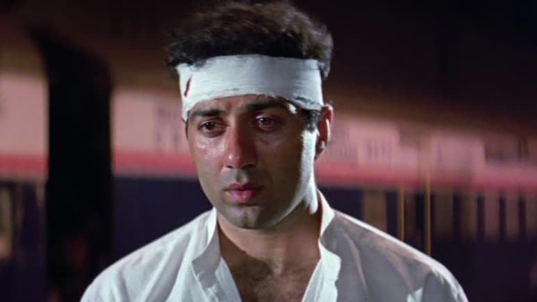 33 साल पहले 24 दिसंबर के दिन जब बॉक्स ऑफिस पर विलेन के सामने कमजोर पड़ गए थे सनी देओल, गु्स्से में फाड़ डाली थी जीन्स