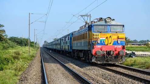 New Train: मुंबई ते विदर्भ प्रवास आता अधिक सोपा! नवी रेल्वे धावणार; पाहा तुमच्या शहरात आहे का स्टॉप?