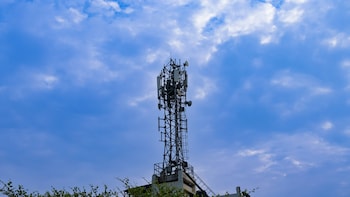 Want To Be With Lover: Dramatic Scene Unfolds In UP As Married Woman Climbs Mobile Tower | Watch