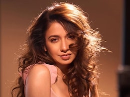 <i>Dhurandhar</i> Singer Jasmine Sandlas Opens Up About Alcoholism: "I Drank More Than I Should Have"