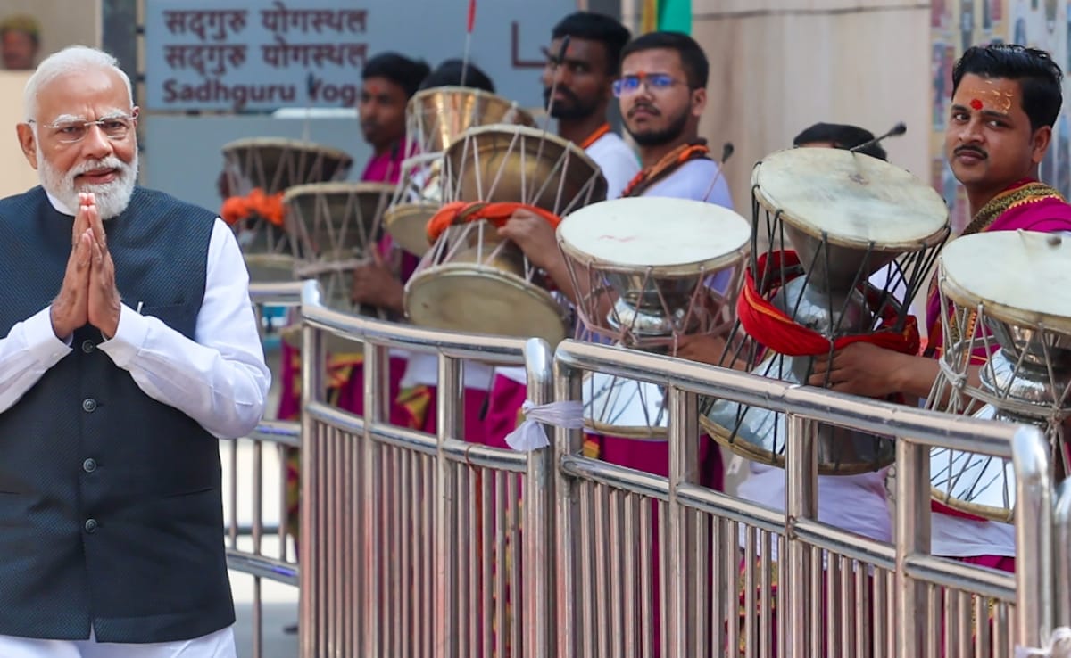 PM Modi in Kashi: डमरू वादन से किया गया पीएम मोदी का स्वागत. 