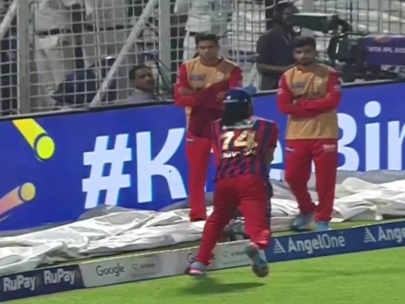 KKR Batter's Dismissal Sparks Row In IPL 2026. Ex-RCB Star Says "Looked Like A Six"