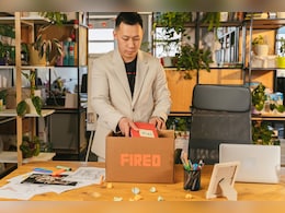 आंख खुलते ही दिखा लास्&zwj;ट वर्किंग डे का मेल, Oracle जैसी कंपनियों से क्यों जा रही हजारों लोगों की नौकरी?