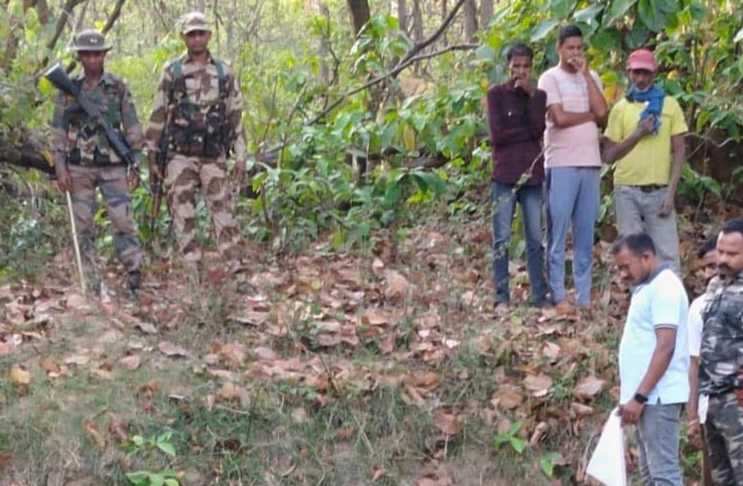 पुलिस ने जंगल में सर्च अभियान चलाया.