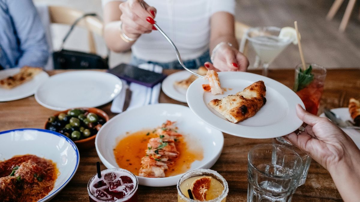 Allergic To Soy, Nuts, Or Shellfish? 7 Things To Keep In Mind While Dining Out