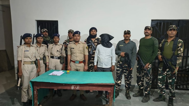 SSB का नकस्लियों पर बड़ा एक्शन, हार्डकोर नक्सली प्रदीप यादव गिरफ्तार