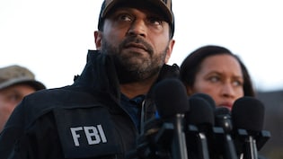 क्या FBI डायरेक्टर हद से अधिक दारू पीते हैं? खबर छापी तो काश पटेल ने किया 2300 करोड़ का मानहानी केस