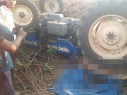 रफ्तार का कहर: गिट्टी लेने जा रहा ट्रैक्टर पलटा, इंजन के नीचे दबे एक गांव के 4 युवकों की मौके पर मौत