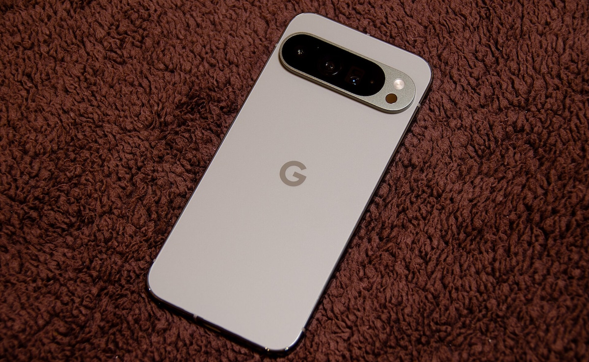 Google’s Pixel 11 Tipped To Launch With Samsung’s M16 OLED Screen Before iPhone 18 Pro