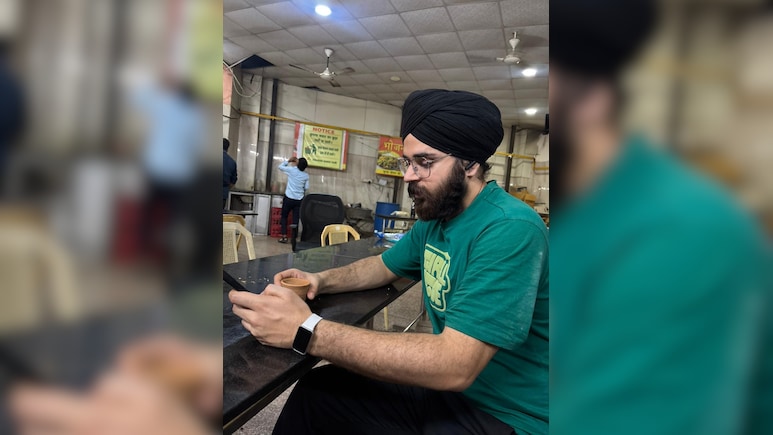 पहली बार, पहली पीढ़ी और सपनों की उड़ान! आज भी मैं लाइब्रेरी में बैठा हूं, किताबें खुली हैं, घड़ी चल रही है और मेरी तैयारी जारी है...