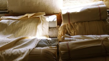 Middle East War: Surat Textile Hub Faces Sharp Rise In Input Cost; Operational Day Curbs