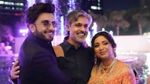 Shreya Ghoshal Poses With Dhurandhar 2 Star Ranveer Singh, Joined By Husband