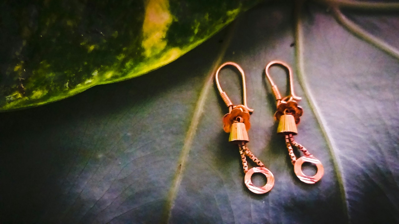 Why Cheap Earrings Leave Green Marks On Skin And How To Prevent It