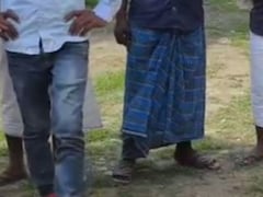 बिहार: नशे में टुन्न होकर पहुंचे सरकारी डॉक्टर, गांव वालों ने पकड़ लिया; अस्पताल से ही उठा ले गई पुलिस