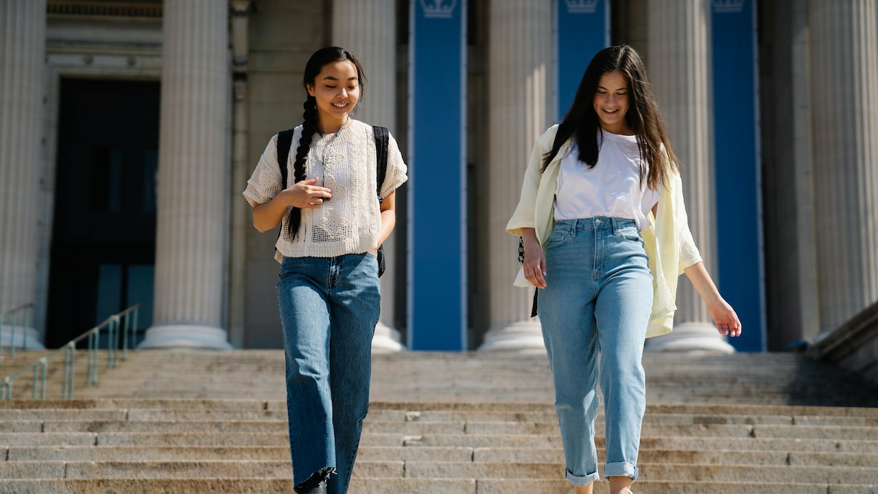 How To Choose Jeans That Do Not Fade Quickly: 10 Smart Buying Tips